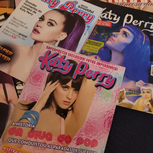 Revista pôster Britney Spears Rihanna Pussycat Dolls Katy Perry Jennifer Lopez Madonna
