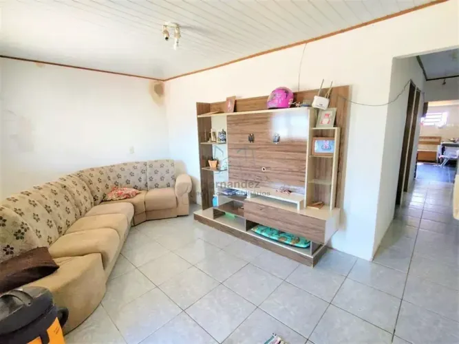 Casa para venda possui 120 metros quadrados com 5 quartos em Centro - Canguçu - RS