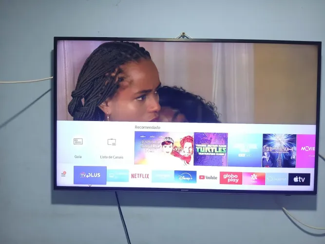 Vendo tv Samsung smart 4k d 50 polegadas no precinho