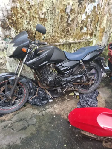 Vendo moto em bom estado, funiciona tudo