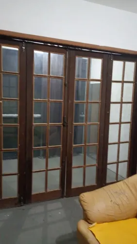 Vendo porta balcão 2.30 x2.10m Massaranduba