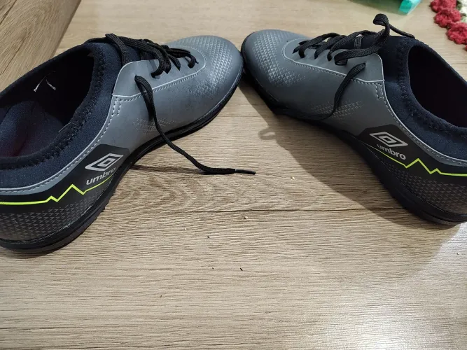Chuteira society Umbro 41 