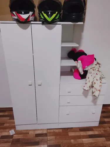 Vende-se uma cômoda de bebê!