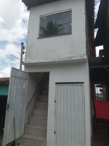 2 kitnets uma em cima da outra estilo prédio.
