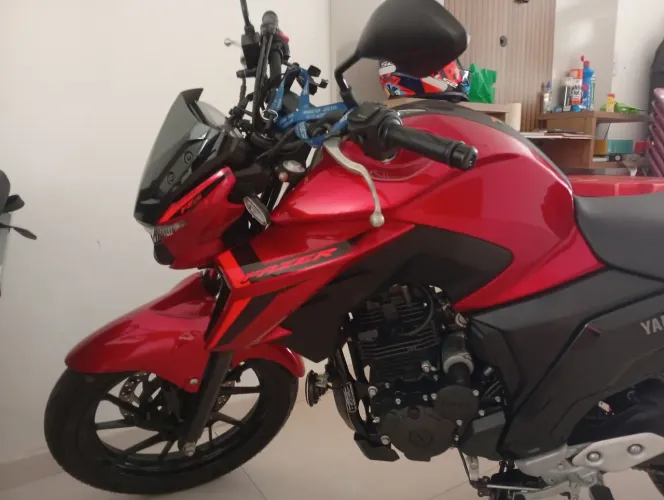 Vendo moto FZ25 super nova . Ano 2026