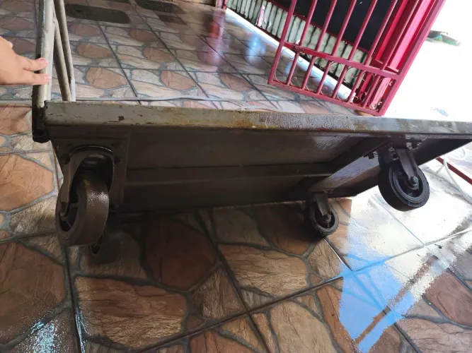 Oportunidade Única: Carrinho de Carga Super Resistente - Apenas R$ 500!