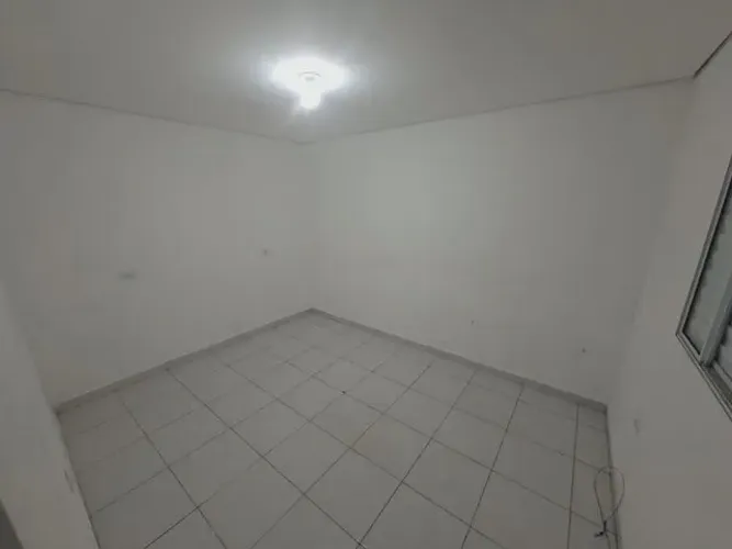 Kitnet/ Studio com 1 Quarto(s) e 1 banheiro(s) para Alugar, 80 m² por R$ 1055 / Mês