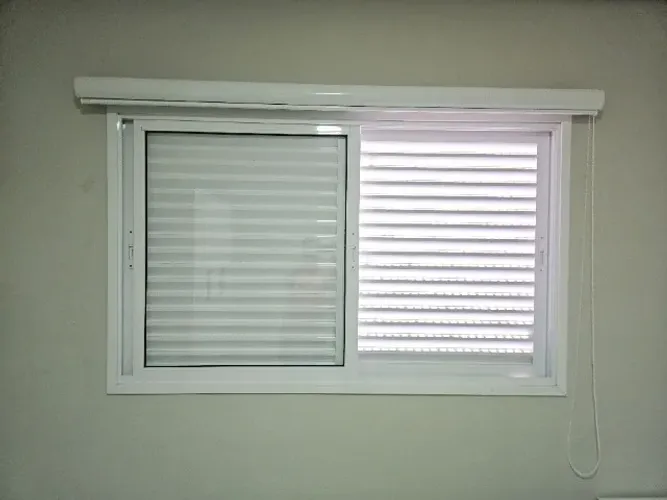 Janela Veneziana 1.80x100cm Grande 3 Folhas Móveis Alumínio Branco Linha Suprema 25
