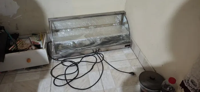 Estufa grande ,em perfeito estado ,sem as bandejas