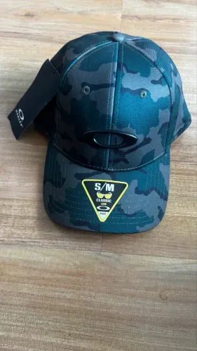 boné Oakley  coleção de 2015 oakley tincan  camuflado verde novo sem uso com etiqueta