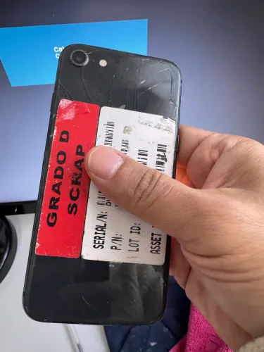iPhone 8 64gb para retirada de peças ou conserto