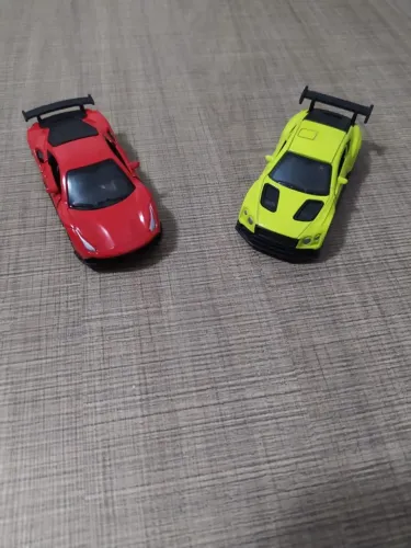 Dois Mini Carros Drift 1:64 - Fricção Puxar e Soltar p/ Painel e Decoração Automotivo