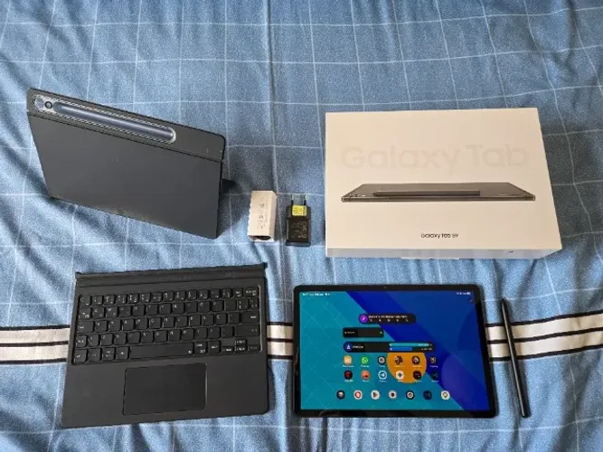 Tablet Samsung Galaxy Tab S9 + Capa Teclado + S-Pen - 8 Gen 2 11" 256GB + 512GB micro SDXC