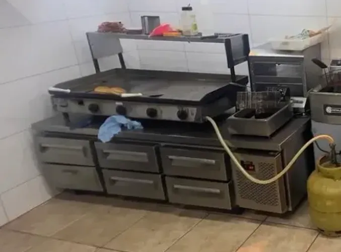 Balcão Refrigerado Inox Industrial com Gavetas (1,90m) - 220V