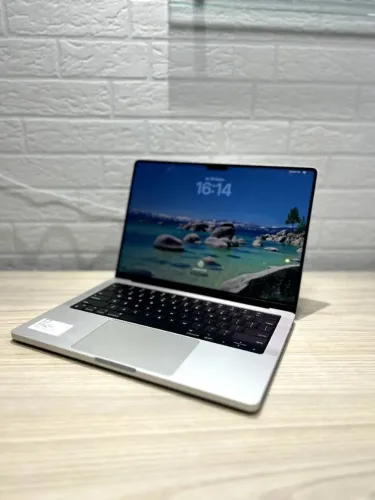 MacBook PRO M2 PRO 14" 16Gbs RAM 512Gbs SSD