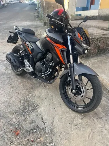 YAMAHA FZ 25 CONNECTED
