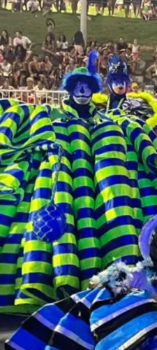 Vendo um bate bola completo 2026 saia de 90 metros