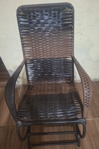 CADEIRA DE BALANÇO 4 MOLAS