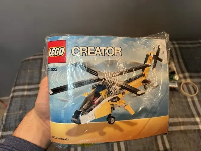 Lego Creator 3 em 1 Veículos Amarelos de Competição 328 peças Seminovo