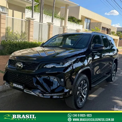 Toyota Hilux SW4 SRX Plat. 4X4 2.8 TB Die. Aut. 2025