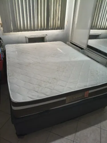 Cama de casal box baú com colchão, 188C x 138L x 37A centímetros, semi nova aceito oferta