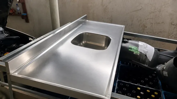 Bancada de Inox com Pia - Excelente Estado