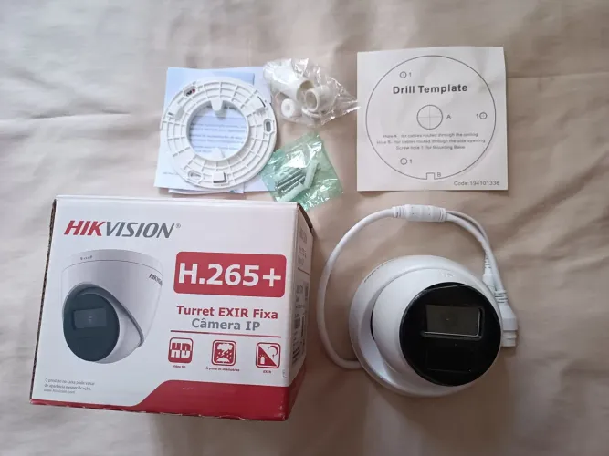 Câmera IP Full HD Dome Hikvision DS-2CD1321G0-I 2,8mm