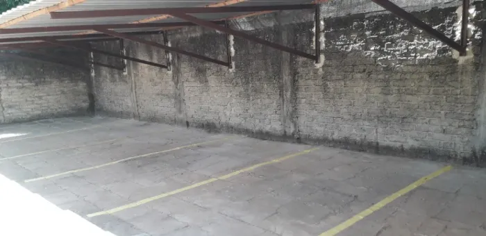 Alugo Garagem Na Serafim Derenze Perto da LBV