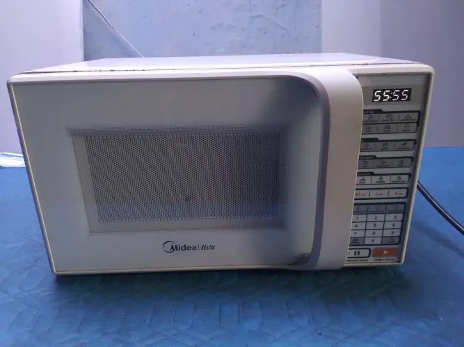 MICROONDAS MIDEA.