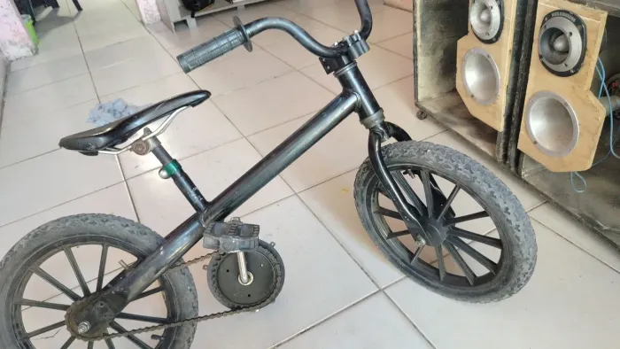 Bicicleta infantil vendo e troco em furadeira ou lixadeira 