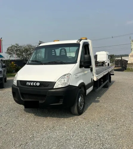 Iveco daily 35s14 plataforma guincho 2014