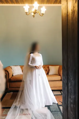 Vestido de Noiva Minimalista Manga Longa - Usado 1 Vez