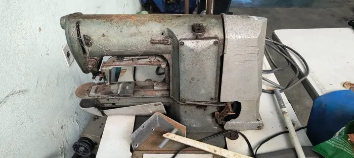Máquina de costura industrial