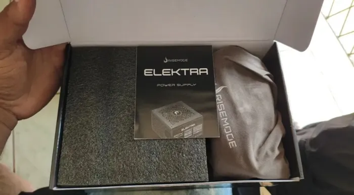 Fonte Gamer Rise Mode Elektra 650w Full Modular Selo Teclab Preto