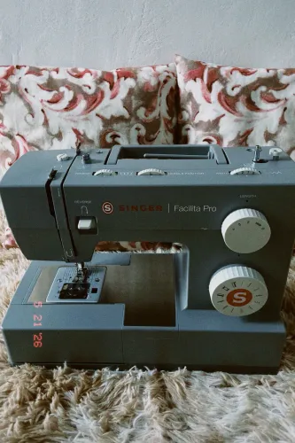 Máquina Singer Facilita Pro 4411