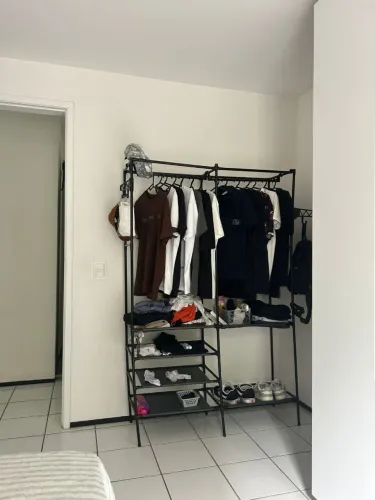 Arara Guarda roupa