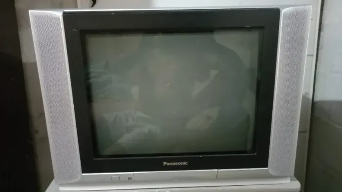Tv Panasonic  20  polegadas de tubo som e imagem top com conversor digital 