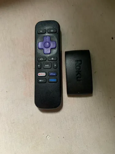 Vendo aparelho roku express 4k em perfeito estado de uso,só falta o cabo HDMI