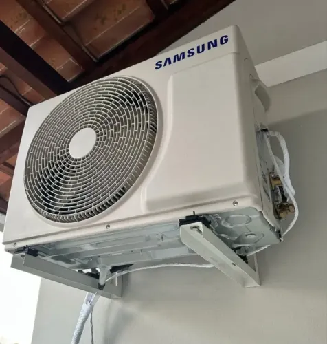 Ar condicionado split, praticamente novo