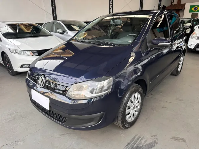 Volkswagen Fox Bluemotion 1.0 MI Total Flex 12V 5P 2014
