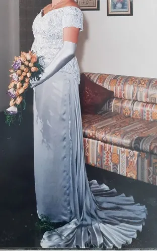 Vendo Vestido de Noiva e/ou Madrinha, longo prateado, para ocasiões especiais!!