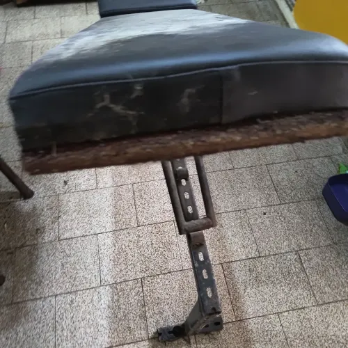 Banco regulável e inclinável para musculação