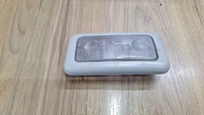 Luz De Teto Cortesia Fiat Mobi
