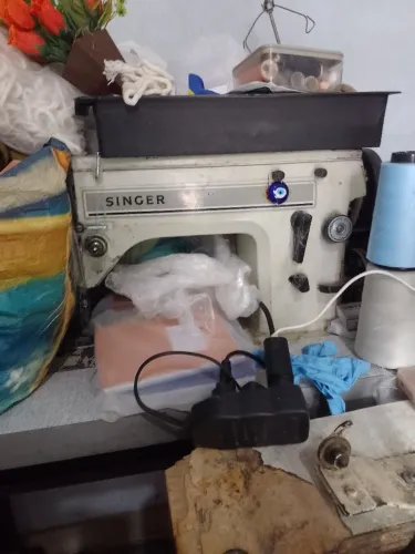 Vendo máquina de costura Zig Zag 20 U Singer
