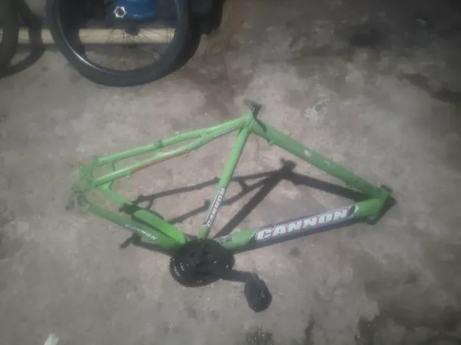 Quadro de Bike Aro 26 com Coroa e Pedivela