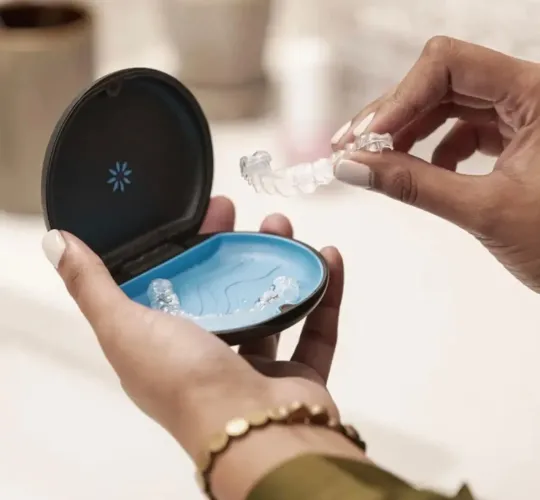 Case invisalign cor preta