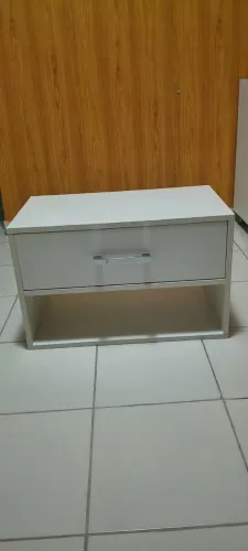 CRIADO MUDO