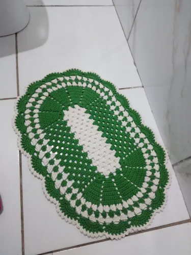 Tapete oval em crochê
