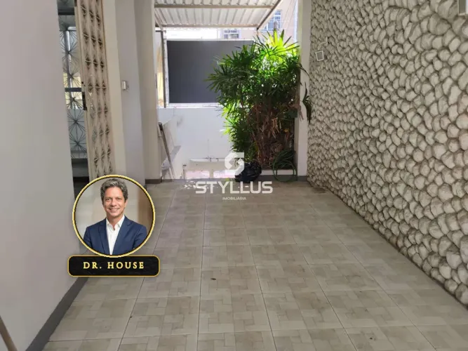 Casa Duplex Ampla com 5 Quartos (1 Suíte), Piscina e Churrasqueira em Quintino Bocaiúva! M