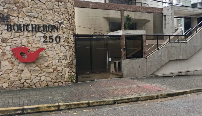 Imóvel para venda tem 220 metros quadrados com 4 quartos em Parnamirim - Recife - PE